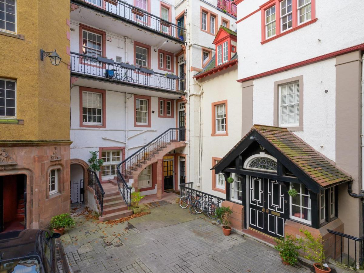 Pass The Keys Historic Ramsay Garden Apt With Balcony Views EDI Eksteriør billede
